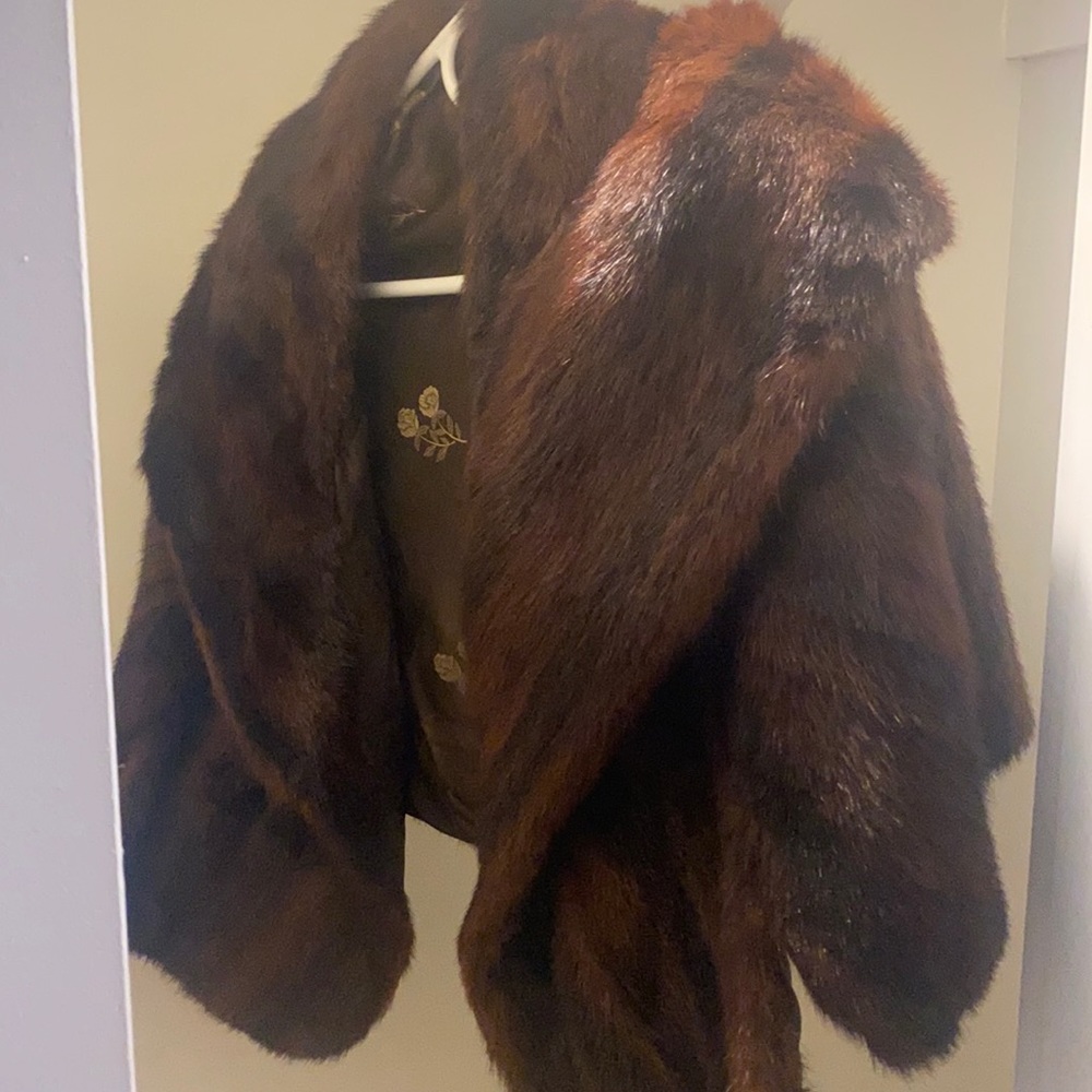 MINK STOLE
